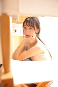 25岁女高中生